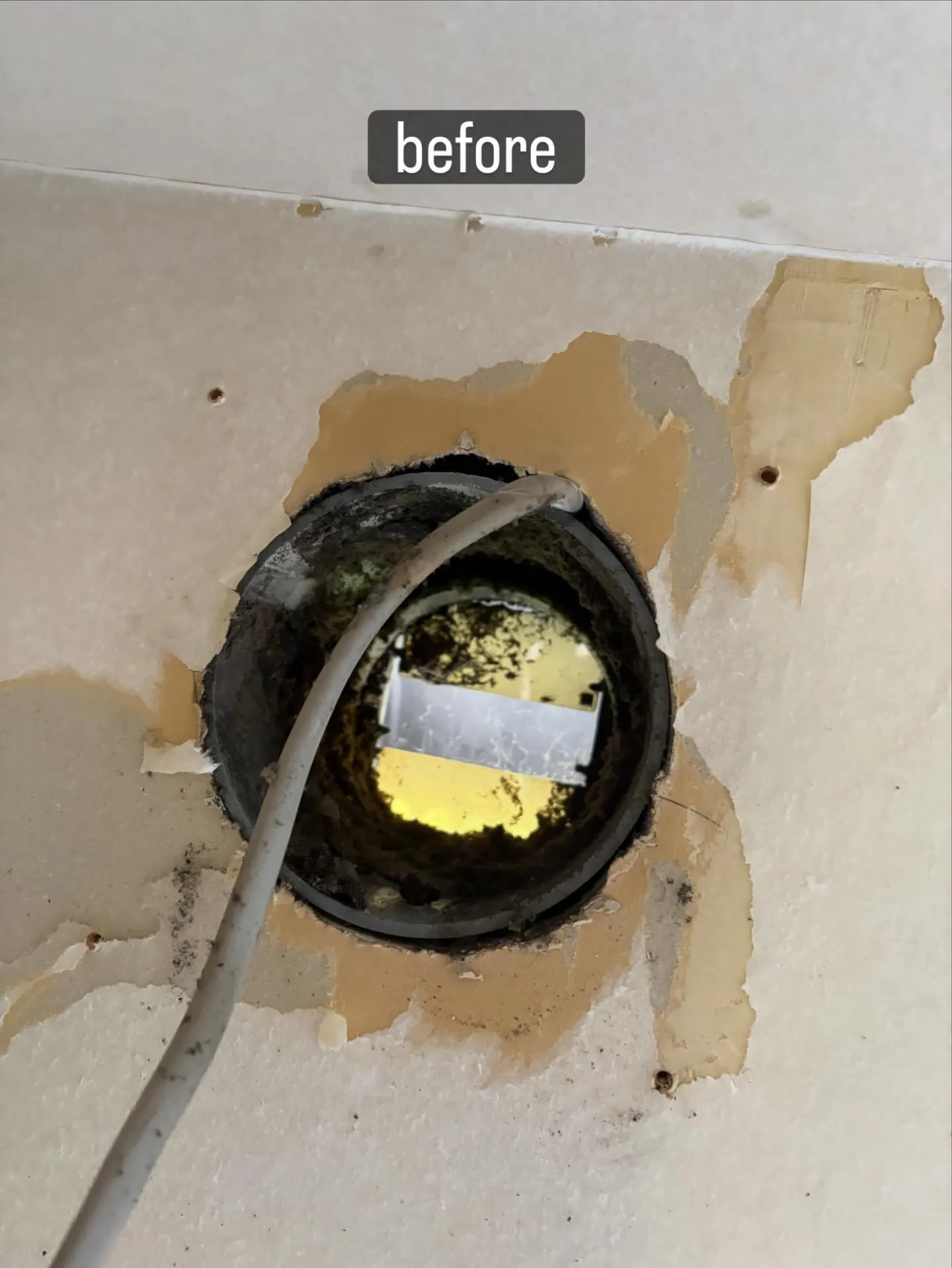 S様よりトイレの壁紙貼り替えのご依頼をいただきました！